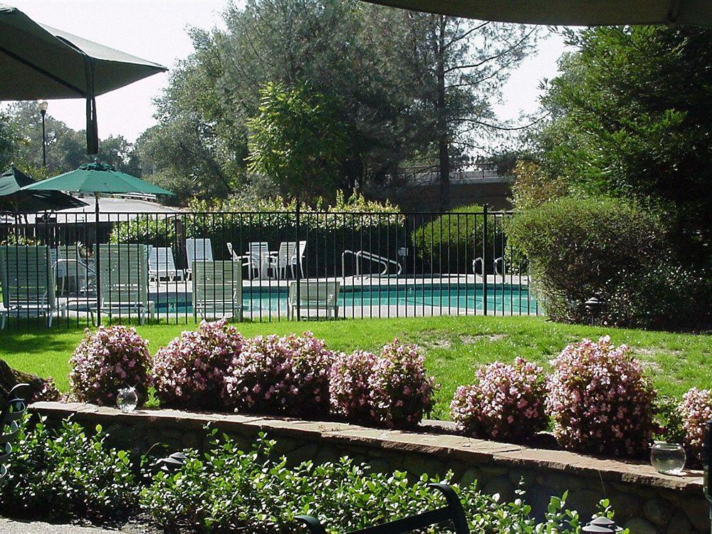 Lake Natoma Inn Folsom Buitenkant foto