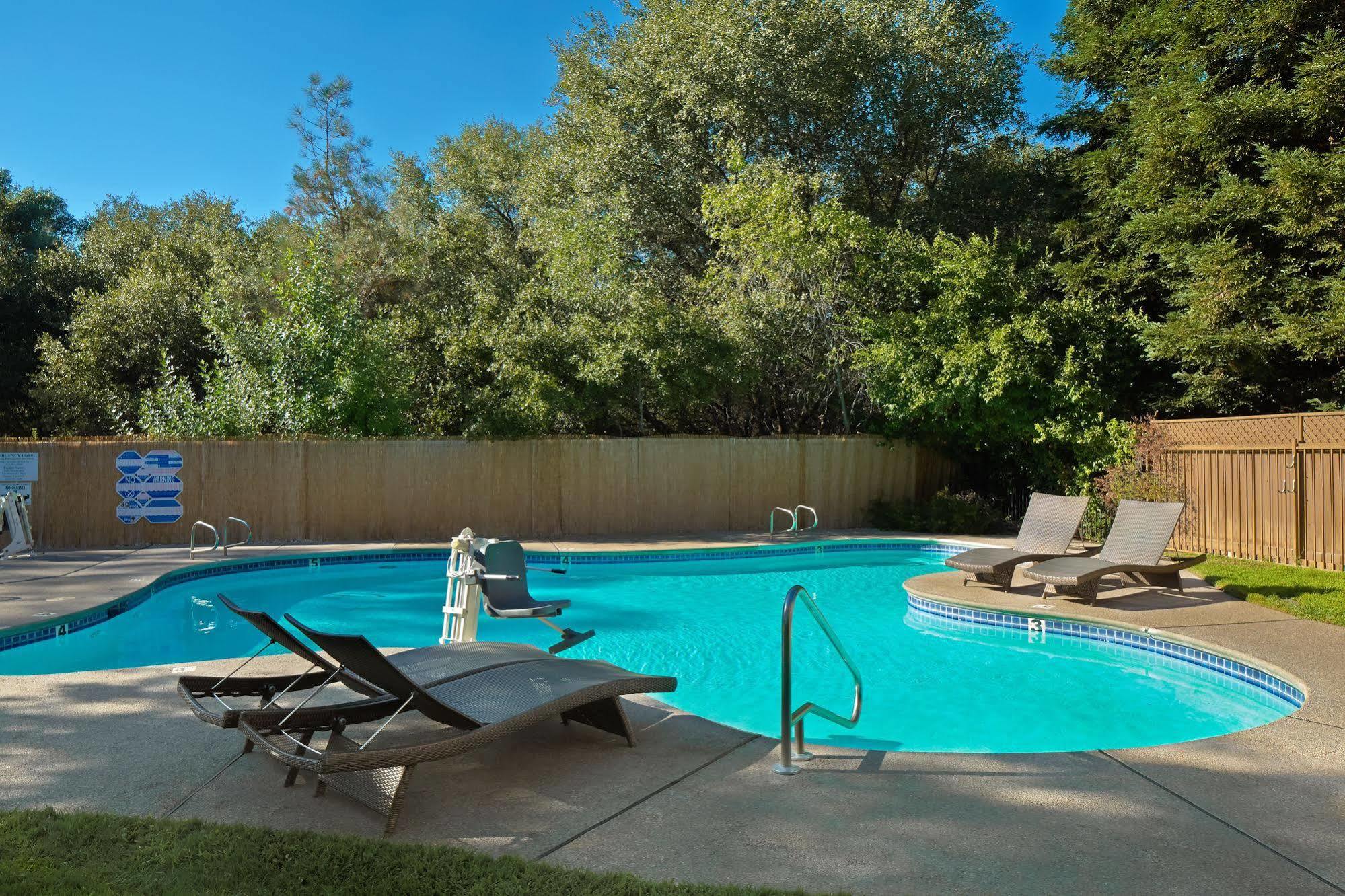 Lake Natoma Inn Folsom Buitenkant foto