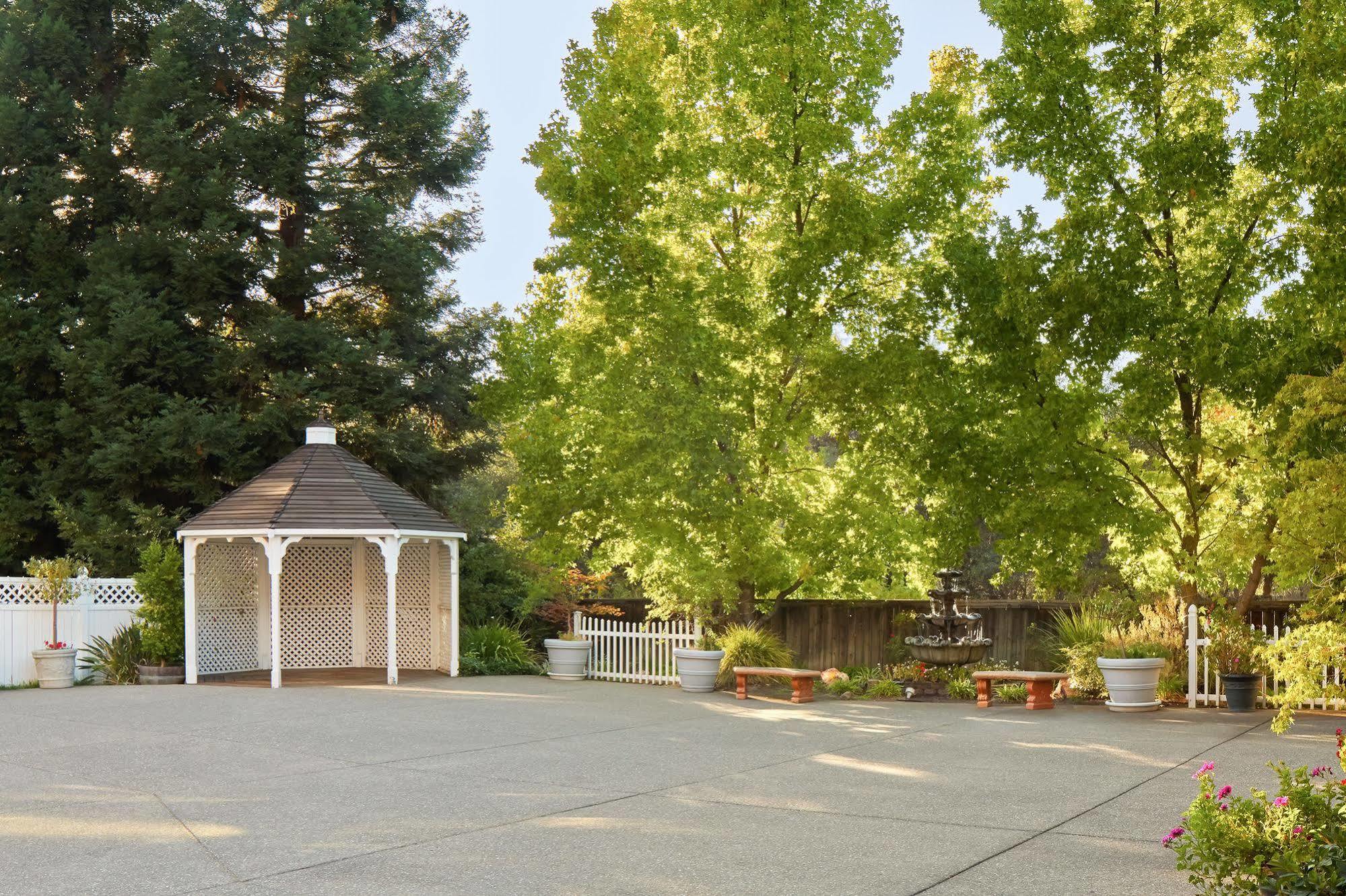 Lake Natoma Inn Folsom Buitenkant foto